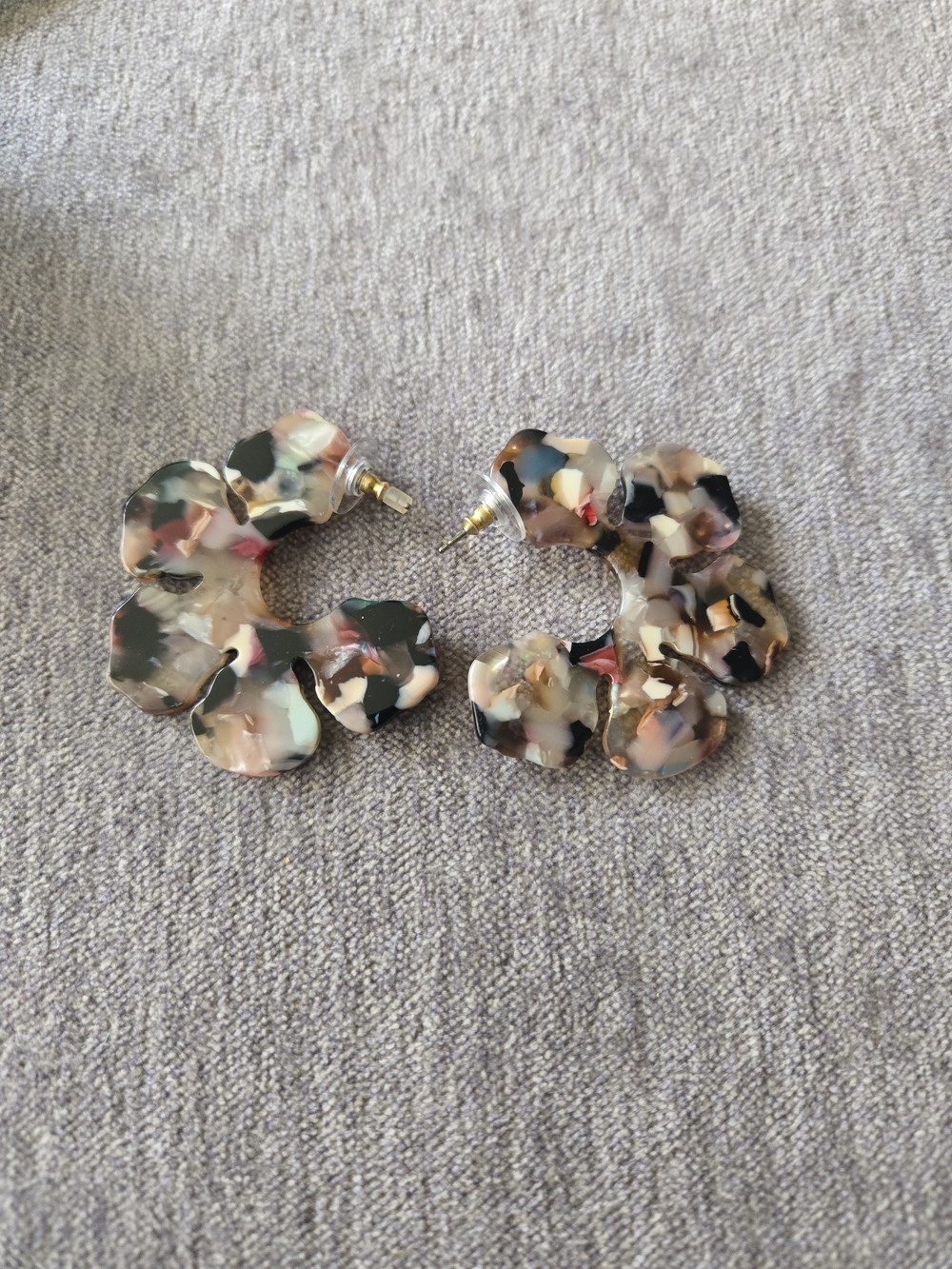 Set Of 2 - Multicolor Resin Floral Hoop Earrings And Tortoise Hoop